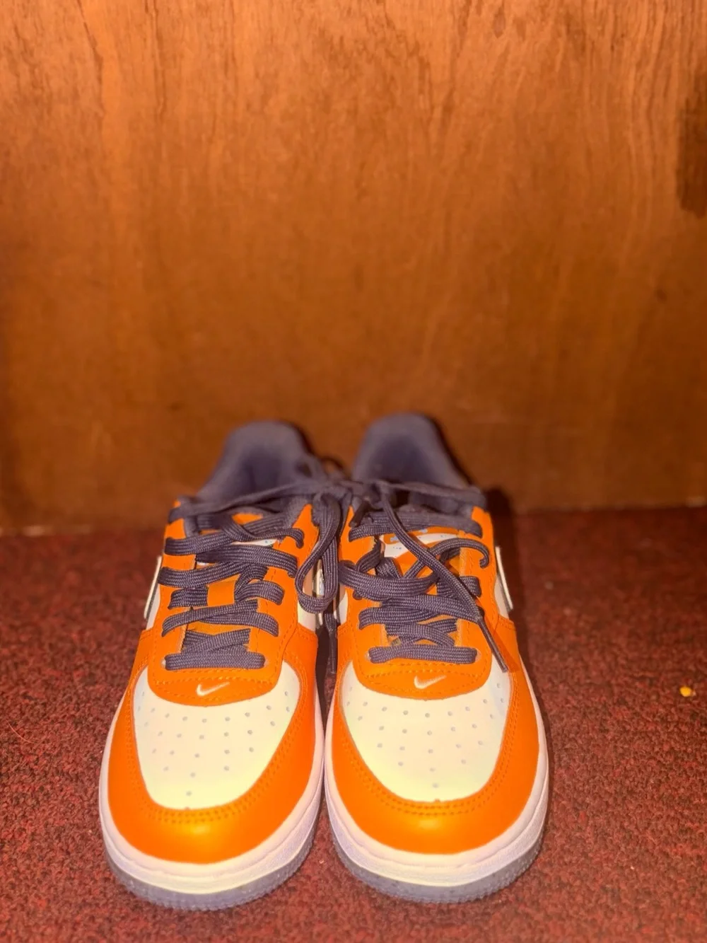 Nike Kids Orange and Gray Low-Top Sneakers with Smiley Heel